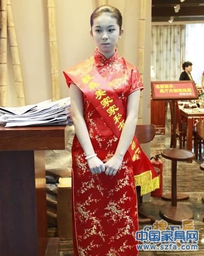 深圳家具展,美女模特10
點擊圖片查看下一頁 深圳家具展,美女模特10