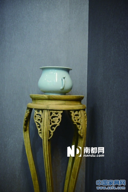 茶桌上的紋路就來自古木本身。